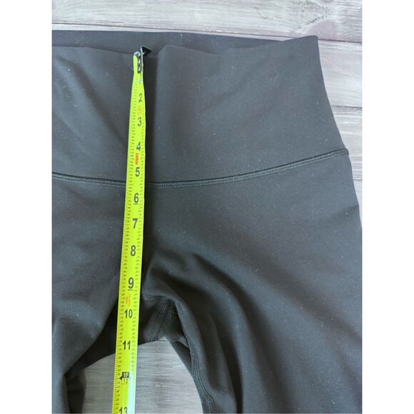 Lululemon Fold Over Waist Y2K  Black Crop Leggings Size Medium - Picture 6 of 7